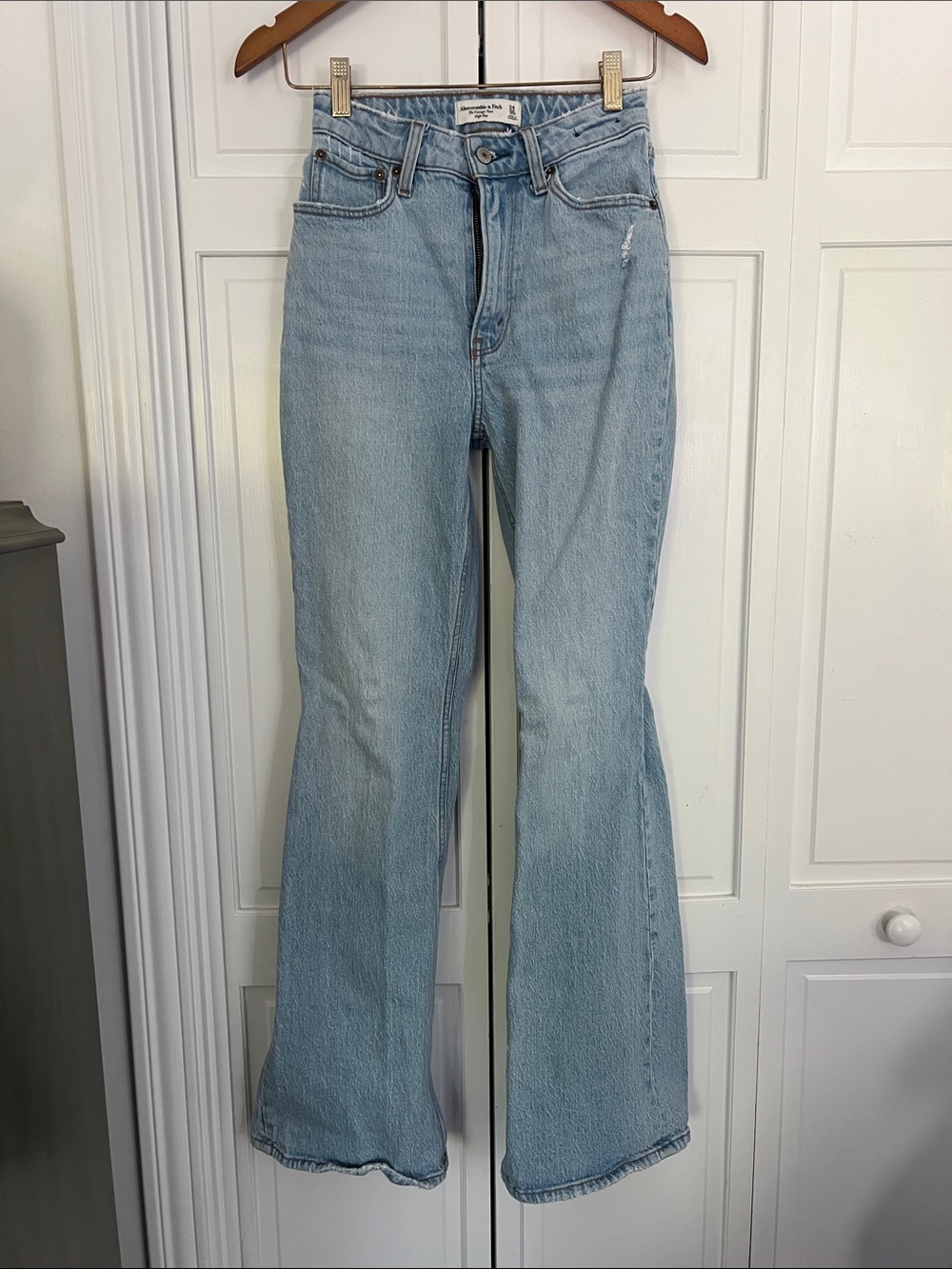 Abercrombie & Fitch curve love Light Blue Flare Jeans size 24